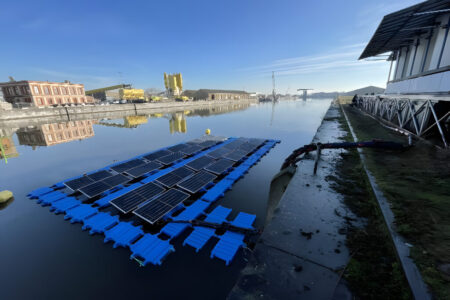 Parque solar flutuante no Port Oostende, Bélgica