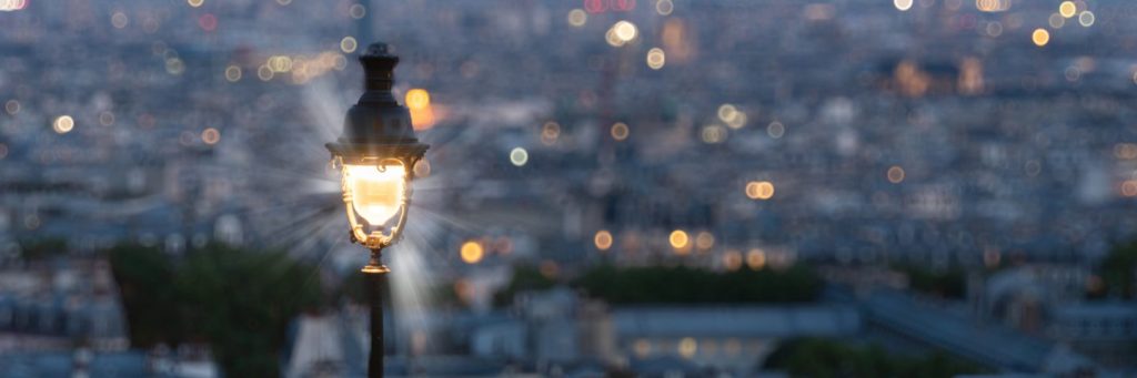 Como as soluções de ligação da LAPP permitem uma iluminação pública eficiente